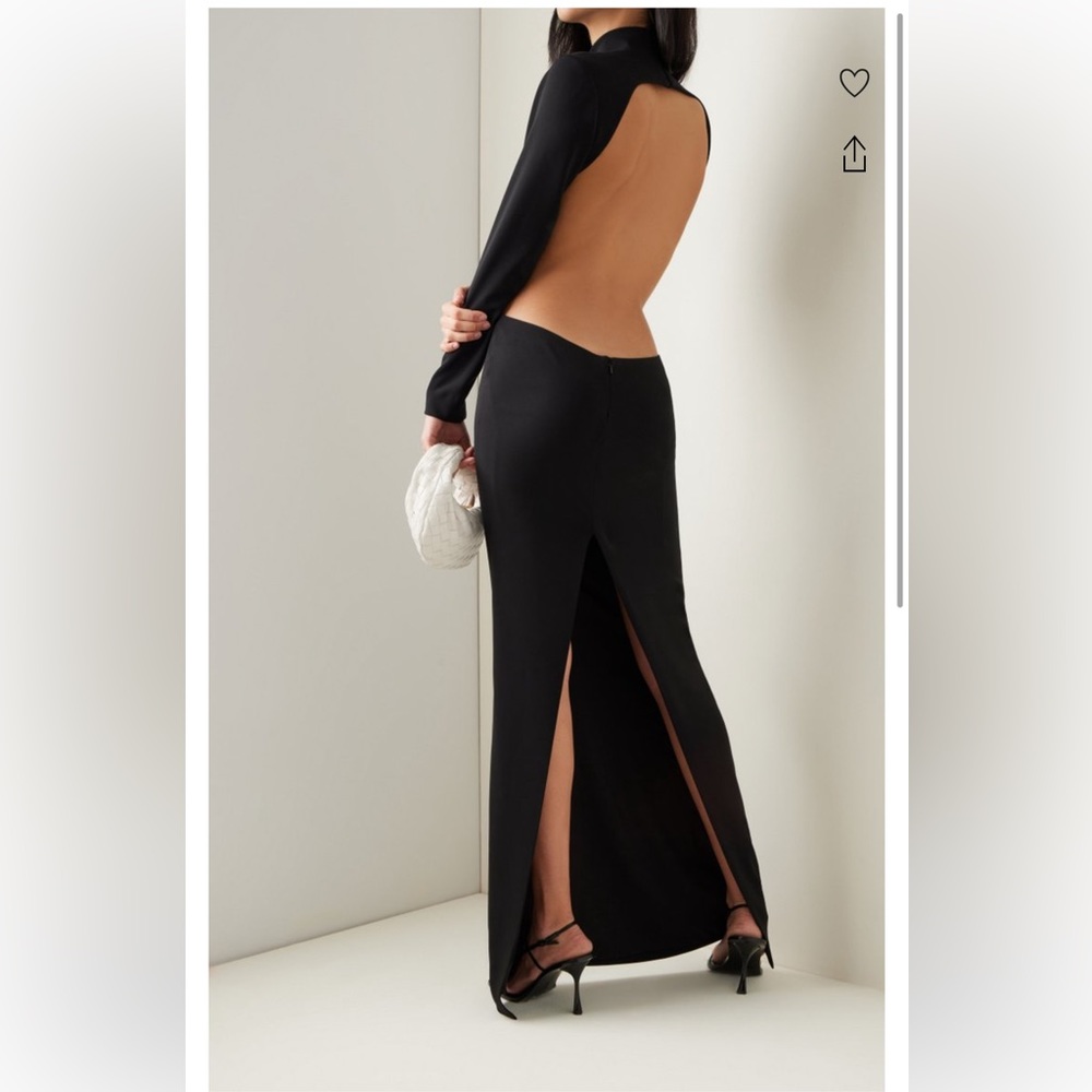 Mônot open back crepe dress